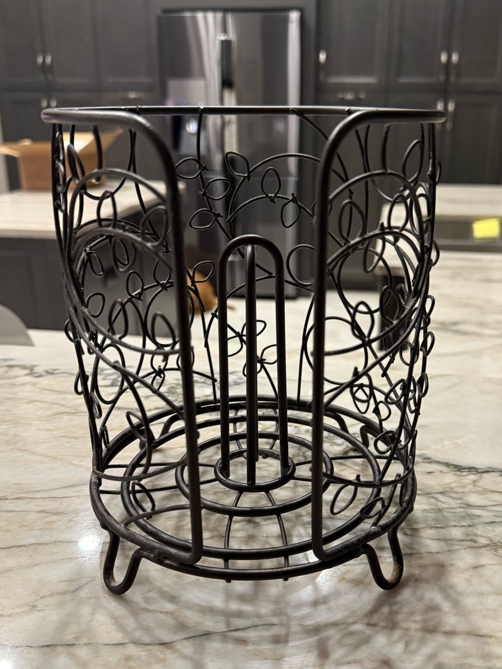 Decorative Black Wire Paper Towel Holder